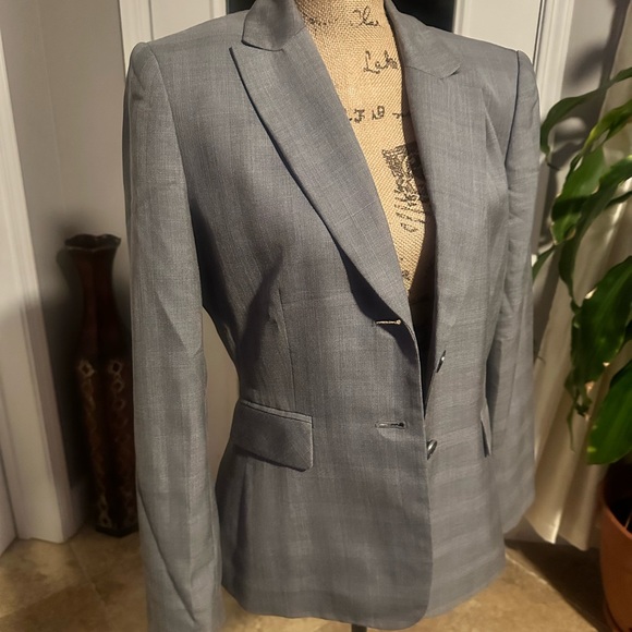 Tahari Blazer - Picture 3 of 9